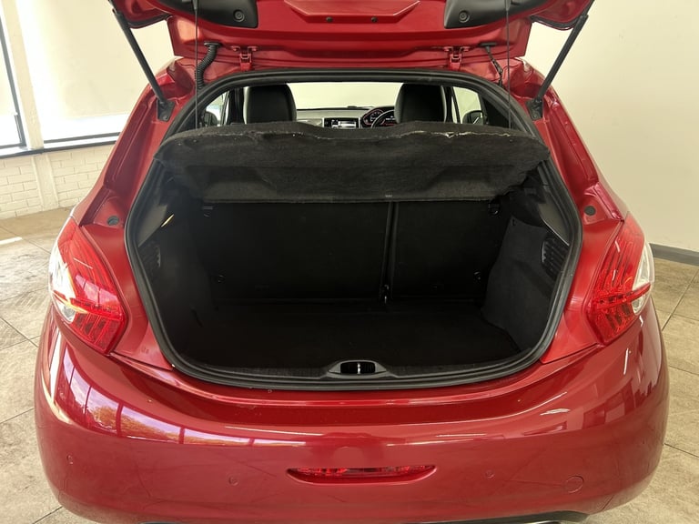 PEUGEOT 208 1.6 THP GTi Red Manual Petrol 2013