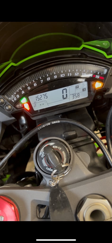 Kawasaki Ninja ZX 10R Zx10r rsv cbr r1 gsxr z1000 