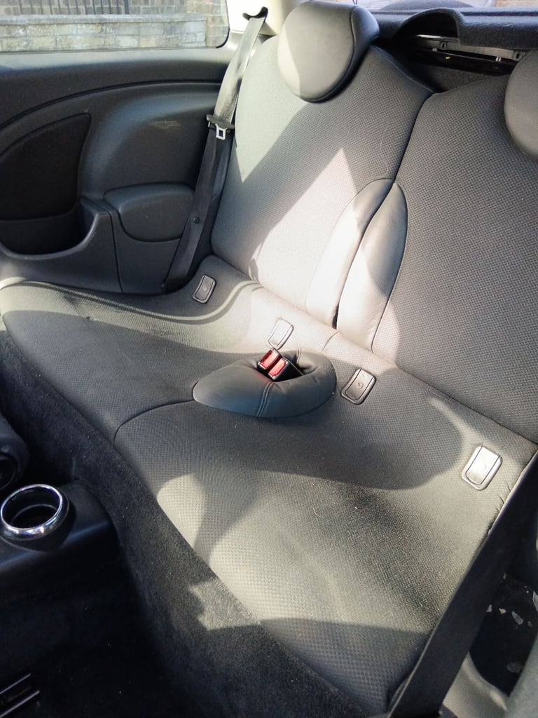 Breaking Mini R50 Cooper 1.6 petrol 2005, chilli red