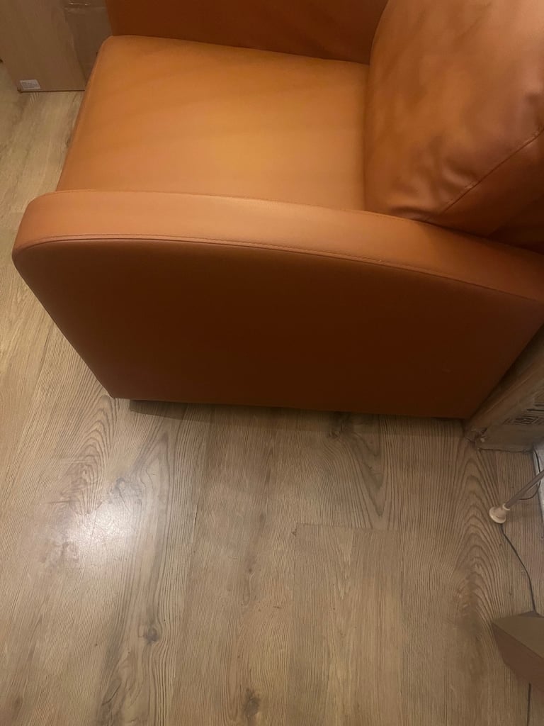 Tan leather recliner chair £70 