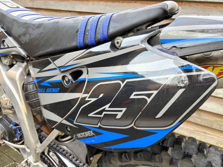 2008 / 08 Yamaha WR250F £2750 Blue 7595 miles.