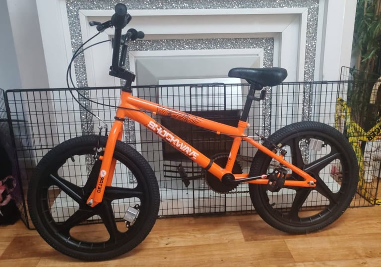 image for Boys bmx (like brand new)
