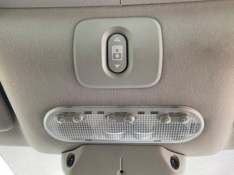 2011 Nissan Qashqai 1.5 dCi Tekna 2WD Euro 5 5dr HATCHBACK Diesel Manual