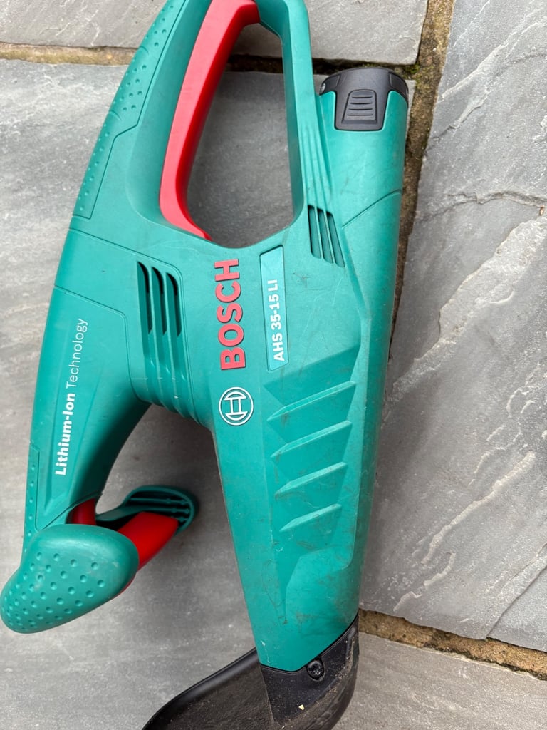 Bosch hedge cutter with charger AHS35 -15LI