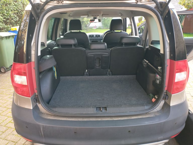 Skoda, YETI, Elegance, 2011, Manual, 1197 (cc), 5 doors