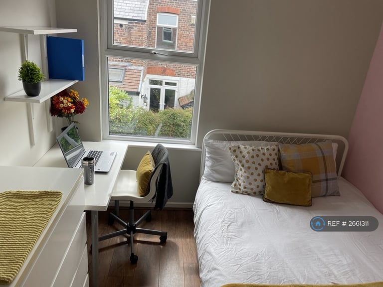 7 bedroom house in Harringay Avenue, Liverpool, L18 (7 bed) (#2661311)