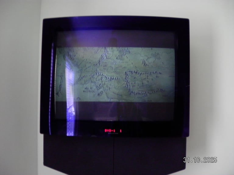 Bang & Olufsen BeoCenter 1 CRT DVD Retro Gaming TV Monitor RGB Scart 240p