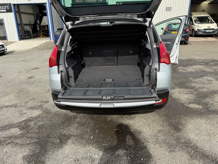 Peugeot, 3008, Hatchback, 2010, Manual, 1560 (cc), 5 doors