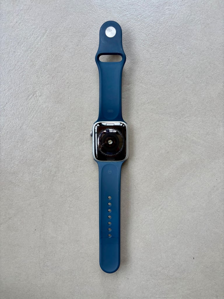 Apple Watch Series 4 Model A1978 ~ NEW BATTERY 100% health !!