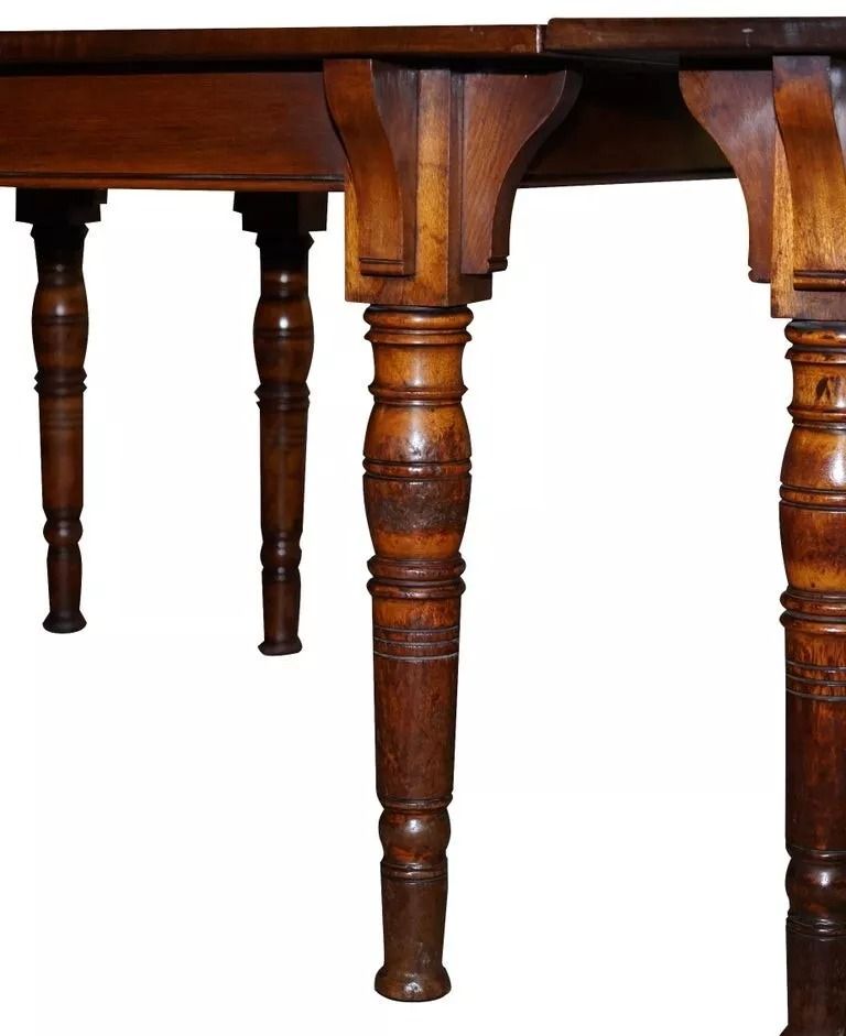Rare Gillows Lancaster 1789-1795 George III American Walnut Dining Table