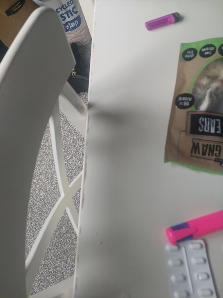 Table and chairs 