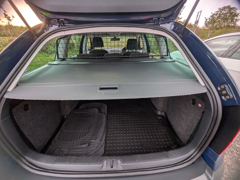 Skoda, OCTAVIA SCOUT, 4X4 Estate, 2011, Manual, 1968 (cc), 5 doors