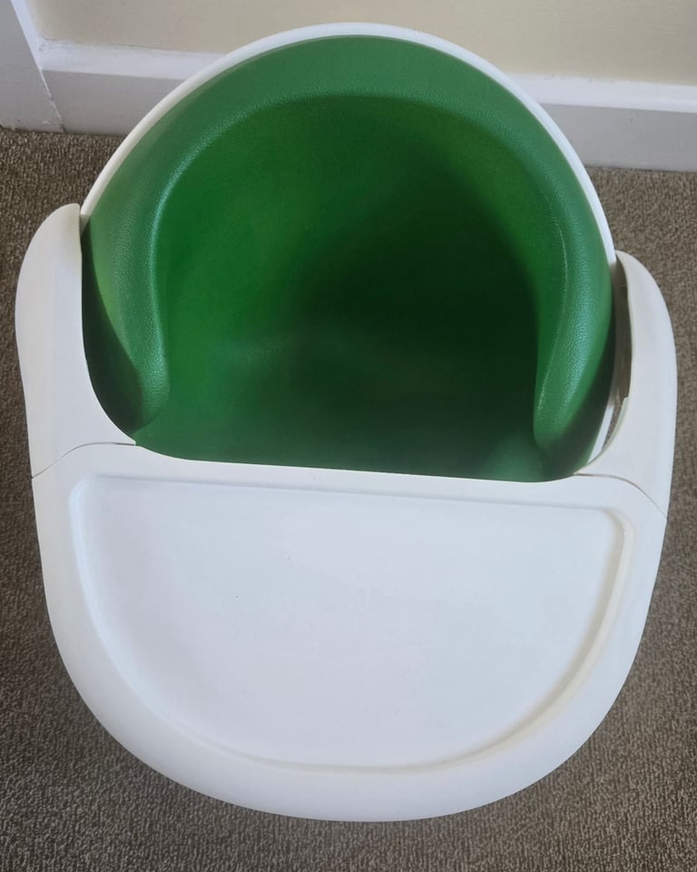Mamas and papas sit me up feeding chair with feeding tray