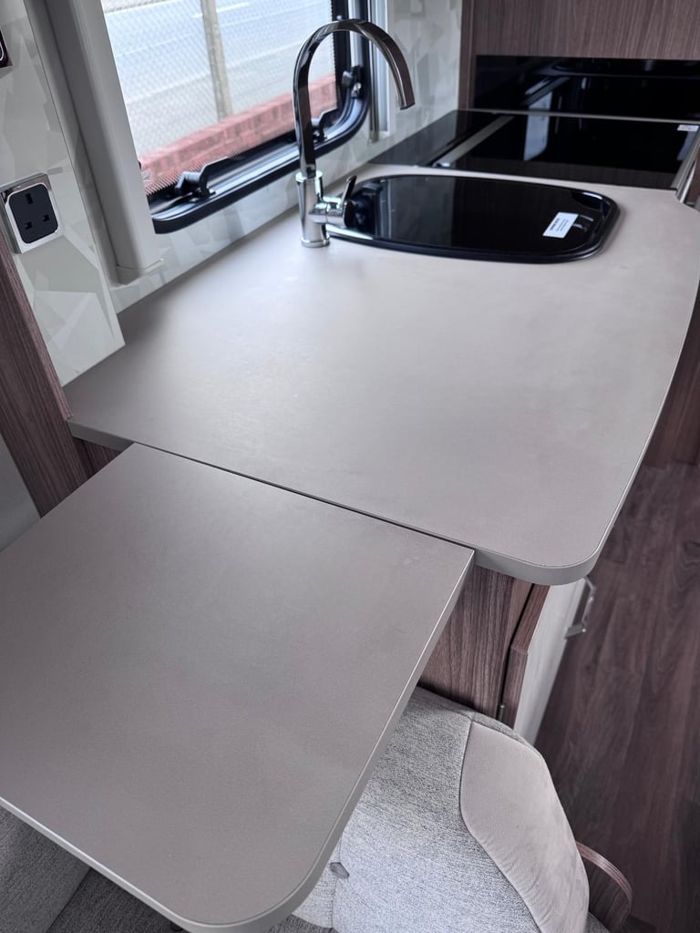 Coachman VIP 460, Yr. 2019, 2 Berth, mover, air awning 