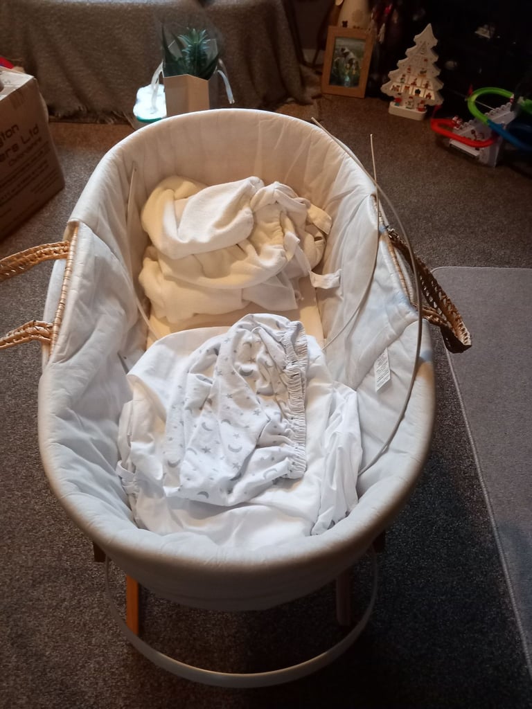'REDUCED'Moses basket, stand and bedding complete.
