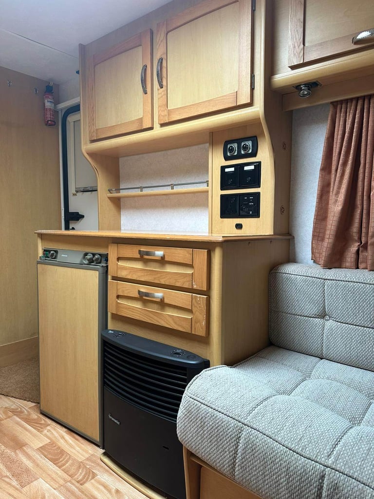 2005 Elddis Xscape 482/ 2 berth