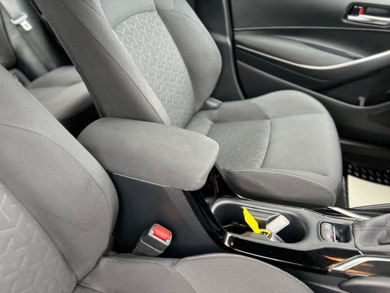 2019 Toyota Corolla 1.8 VVT-h Icon Tech Touring Sports CVT Euro 6 (s/s) 5dr ESTATE Petrol/Electri...