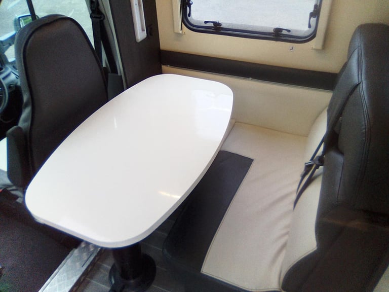 Ford ROLLER TEAM ZEFIRO 696 AU Motorhome Campervan