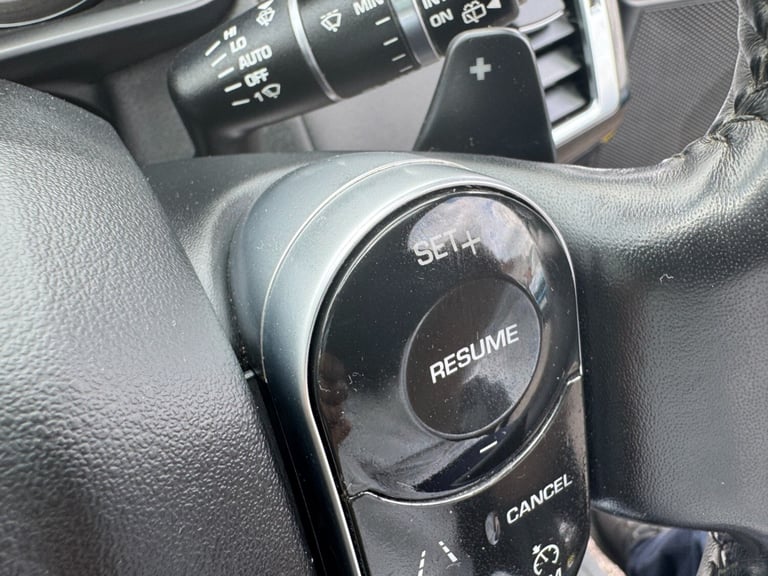 LAND ROVER DISCOVERY 3.0 SD V6 Anniversary Edition SUV 5dr Diesel Auto 4WD Euro 