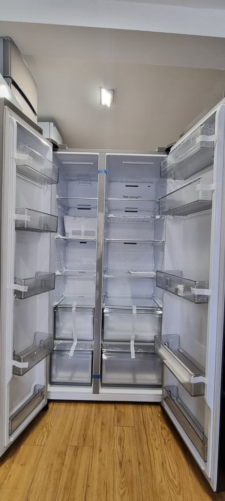 Ex display SAMSUNG Series 8 SpaceMax RS66DG813CS9EU American-Style Smart Fridge Freezer - Silver 