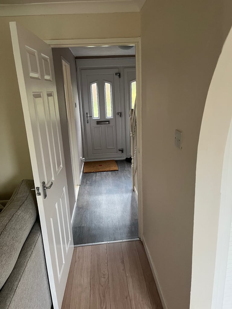 Specious room with double bed size.
