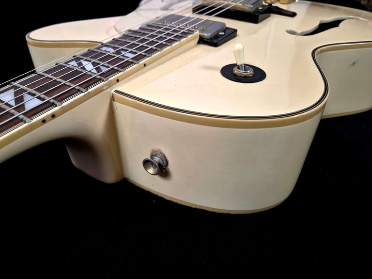 Aria Pro II FA-70T Hollowbody Vintage White 