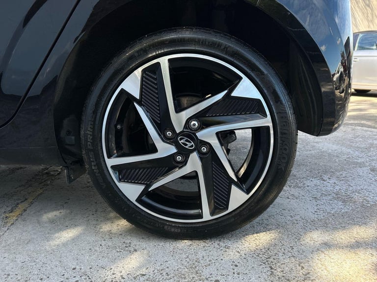 2024 Hyundai i10 1.0 Premium Hatchback 5dr Petrol Auto Euro 6 (s/s) (63 ps) Hatchback PETROL Auto...