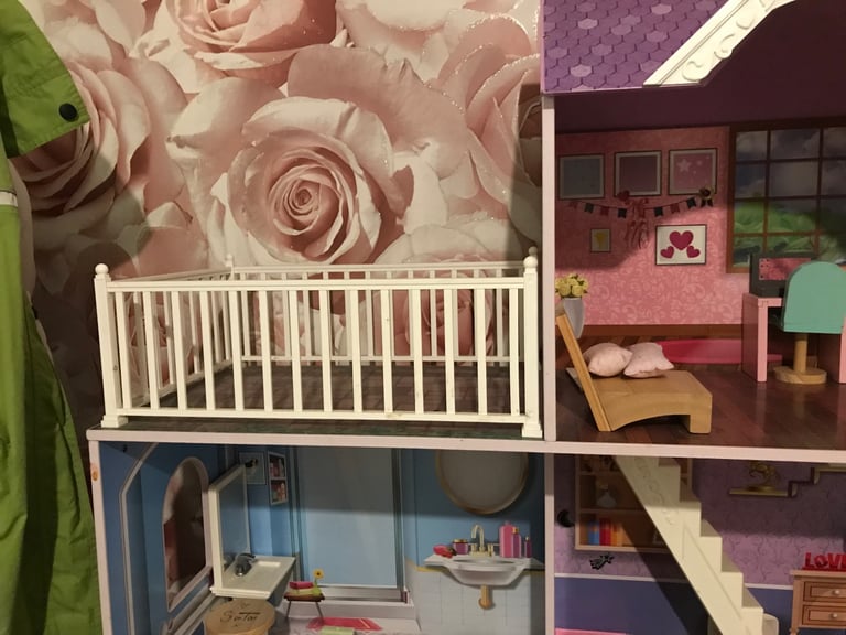 Dolls house large 
