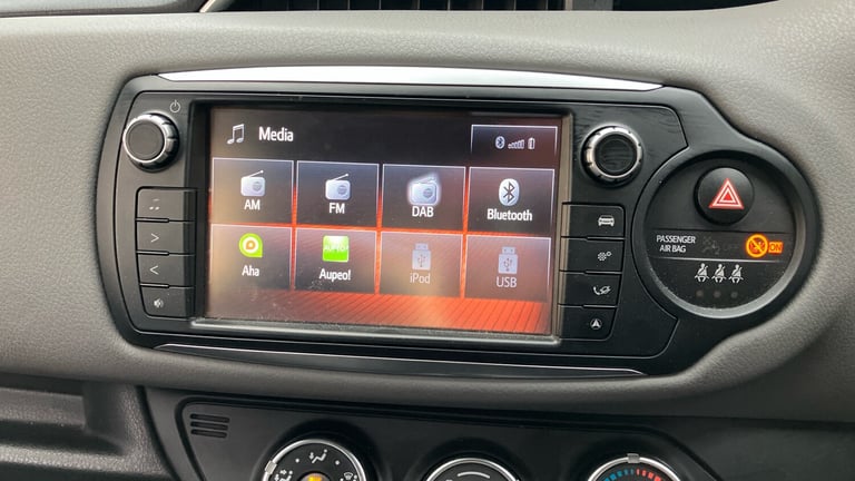 2017 Toyota Yaris 1.33 VVT-i Icon 5dr CVT Petrol Hatchback Hatchback Petrol Automatic