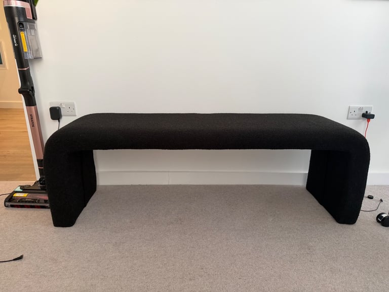 image for Black bench seat - 6 months old