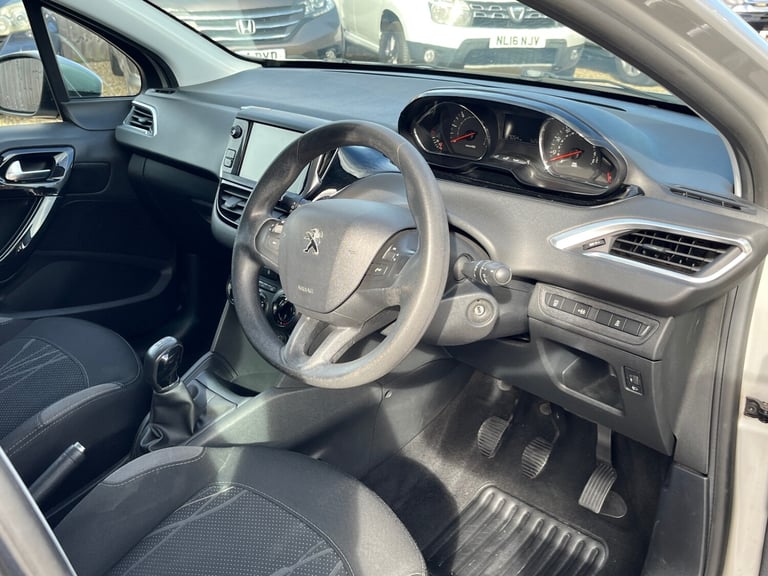 2015 Peugeot 208 1.4HDi Active 5dr **£20 Tax** HATCHBACK Diesel Manual