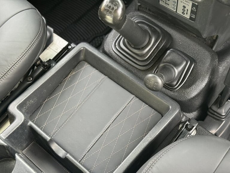 2010 Land Rover Defender Hard Top TDCi PANEL VAN DIESEL Manual