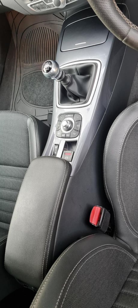 Renault, LAGUNA, Hatchback, 2010, Manual, 1461 (cc), 5 doors