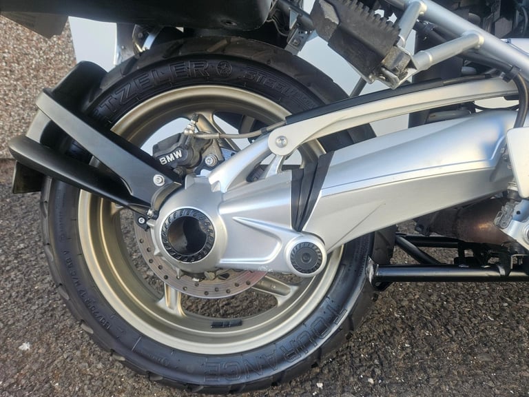 BMW R1200gs with full bmw vario luggage 