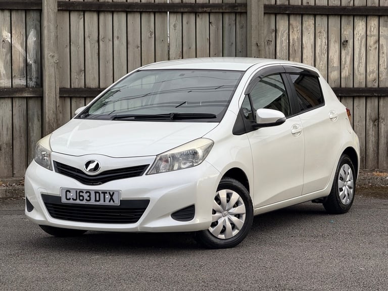TOYOTA YARIS Active Auto ULEZ Low Milage