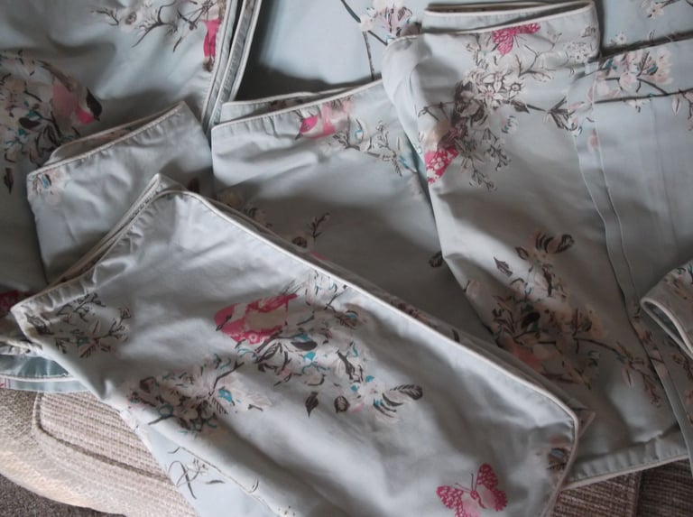 Dunelm 2 Beautiful Birds Double Duvet Covers and 6 Matching Pillowcases and Cushion Cover