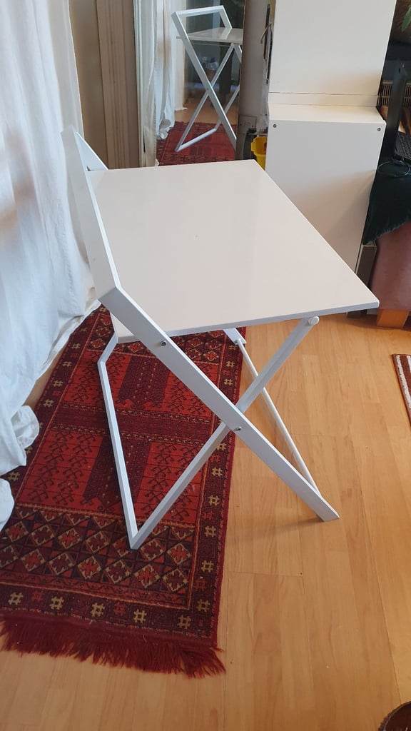 Folding Desk (can be hung up) 