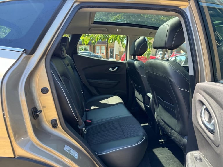 2017 Renault Kadjar 1.2 TCe Signature Nav Euro 6 (s/s) 5dr HATCHBACK Petrol Manual