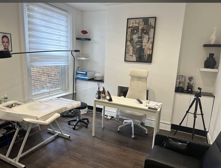 Beauty room in beauty clinic available for rent aesthetic/ therapy /massage 