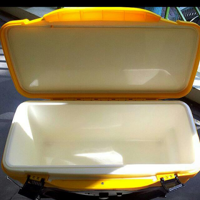Rock Cooler Box With Radio (BNIB)