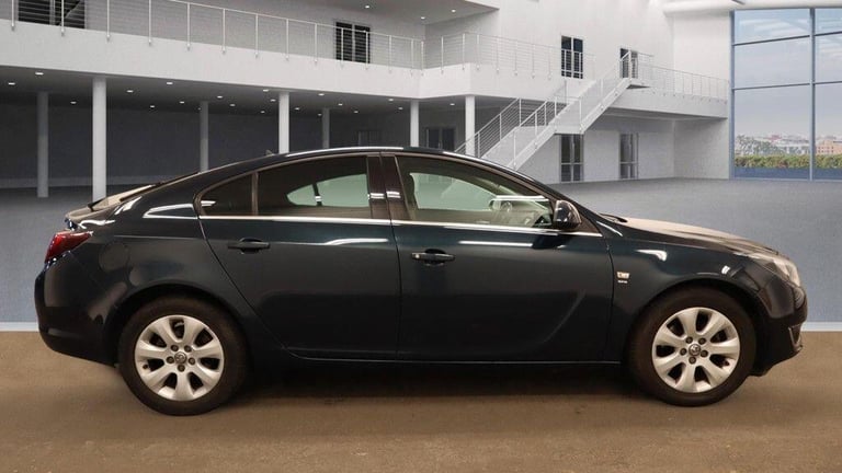  Vauxhall Insignia 1.8 16V SRi Nav Euro 5 5dr Petrol Manual