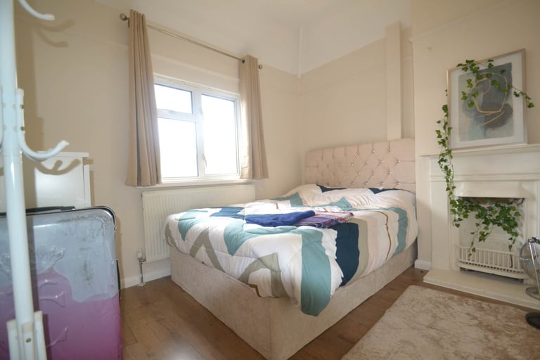3 bedroom house in Allendale Avenue, Southall