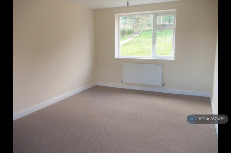 3 bedroom house in Blaenrhondda Road, Blaenrhondda, Treherbert, CF42 (3 bed) (#2670179)