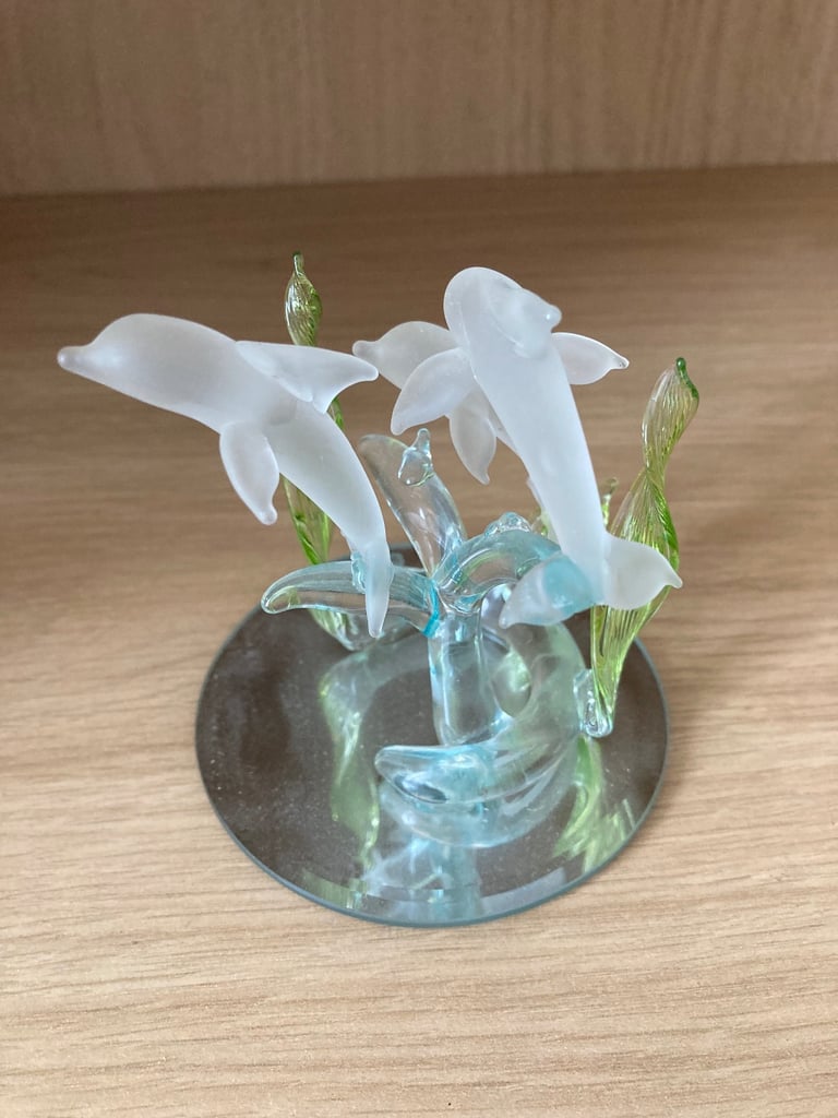 Glass Dolphin 
