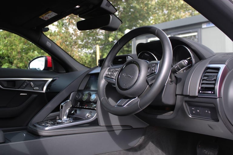  Jaguar F-Type 3.0 V6 R-Dynamic Auto Euro 6 (s/s) 2dr Petrol Automatic