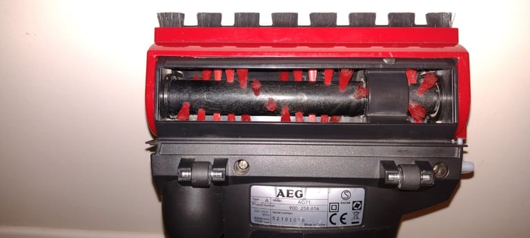 VACUUM CLEANER AEG RAPID CLEAN HAND HELD 