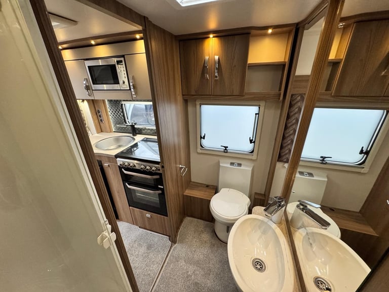 SWIFT CHALLENGER HI-STYLE 560 2021 MODEL ISLAND BED TOURING CARAVAN