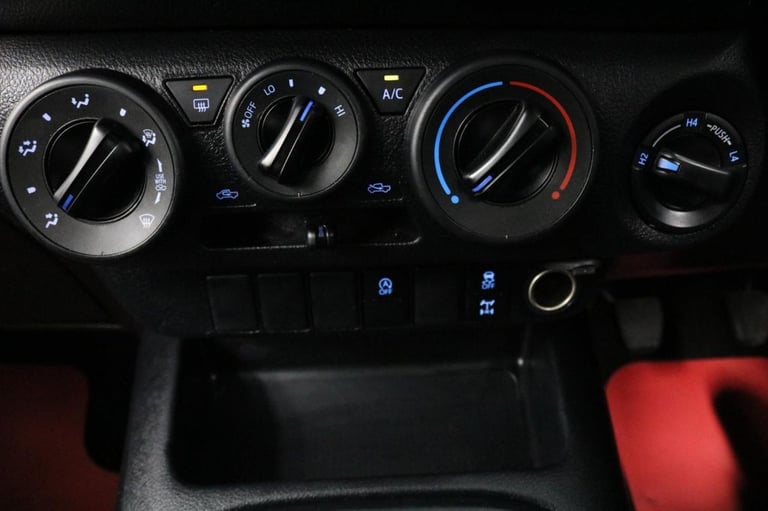 2022 Toyota Hilux 2.4 D-4D Active Pickup Double Cab 4WD 150 BHP Euro 6 ULEZ Free PICKUP Diesel Ma...