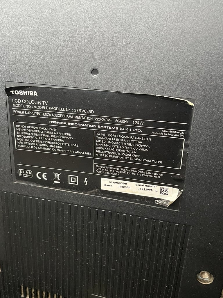 Toshiba 38 Inch Tv with Soundbar and TV stand