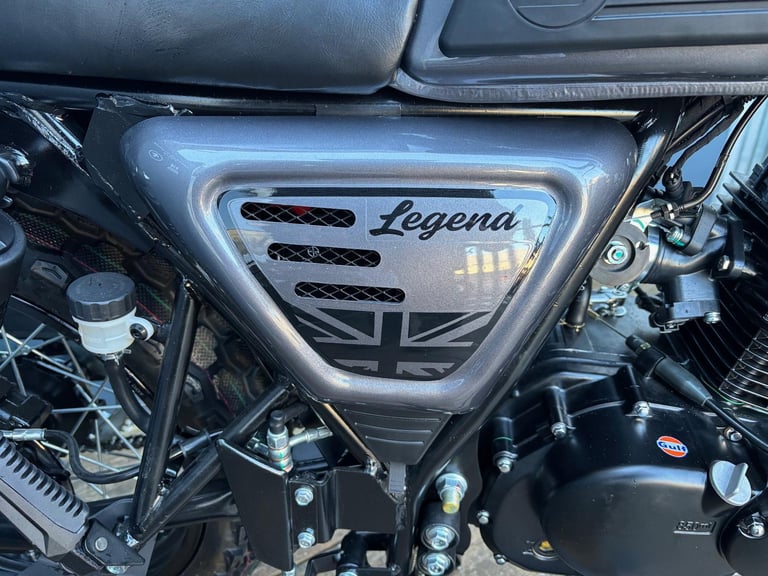 BIKE OF THE WEEK - Bluroc Legend 125cc Scrambler Motorcycle Mutt Bullit 125 